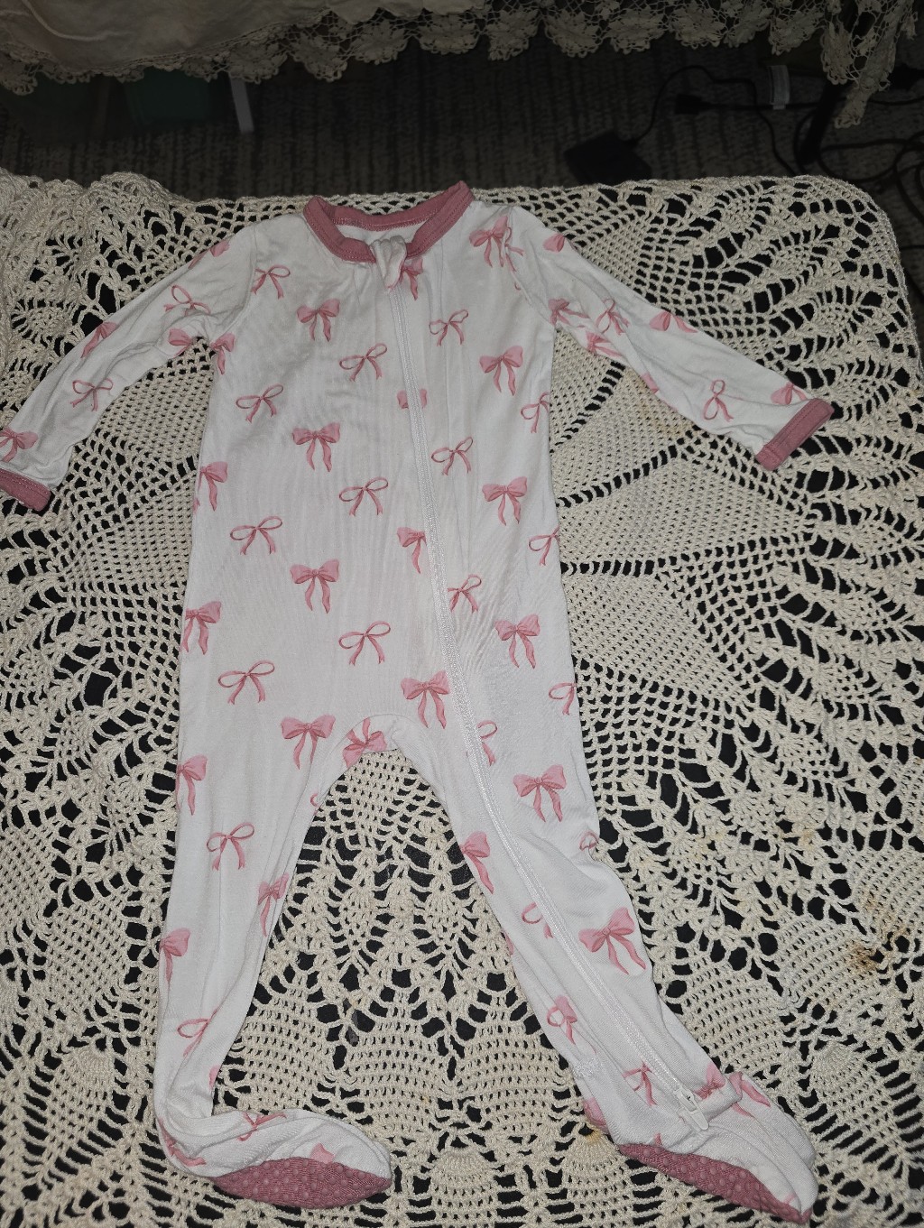 Kyte Baby Bamboo Zippered Footie In Bow, Pink Bow, 6-12mo